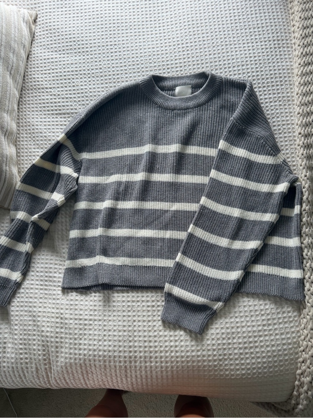 H&M Women’s Gray Crewneck Sweater with White Stripes